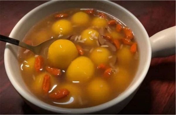 冬天，吃馒头包子不如吃【酒酿红薯糯米丸子羹】9