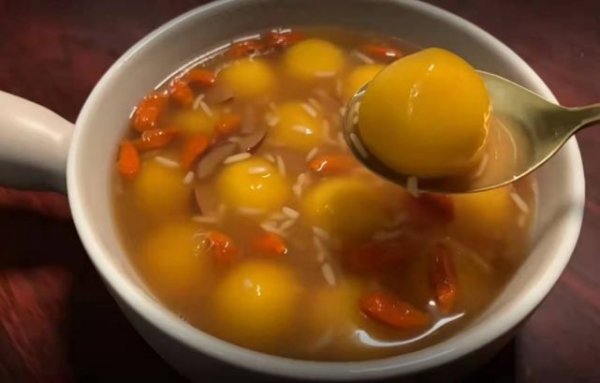 冬天，吃馒头包子不如吃【酒酿红薯糯米丸子羹】10