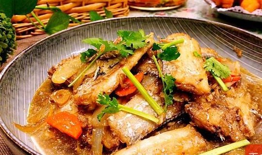 最佳食疗佳品，油润肥美的【葱姜爆带鱼】9
