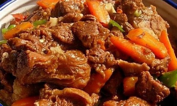 下雪天给孩子做【红焖羊肉...