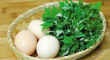女性多吃艾叶煮鸡蛋，不仅驱寒，还能补气血1