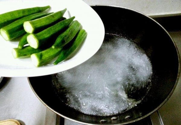 经常食用此菜有帮助消化、增强体力、保护肝脏、健胃整肠的作用2