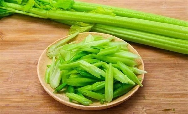 多吃3种食物，养肝补血，美容养颜，肌肤更有弹性2