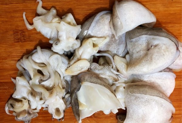 墨鱼怎么做好吃又简单-白灼墨鱼的做法4