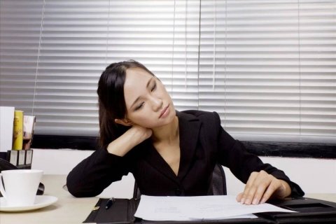 生活中的3个行为容易对肝脏造成损伤，食疗养肝，可多喝一种茶3