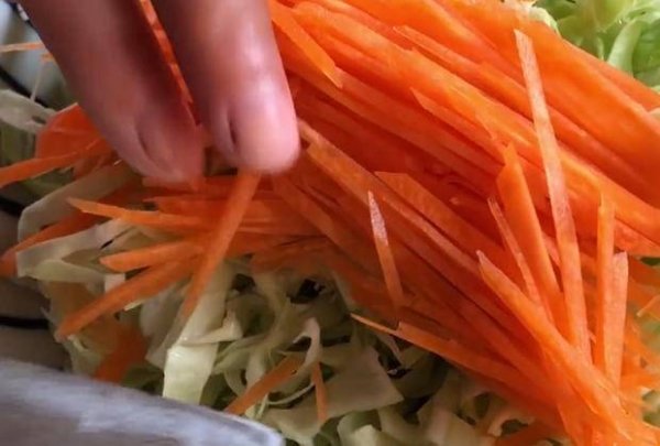 包菜煎包怎么做-包菜煎包的做法3
