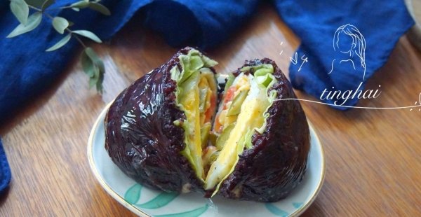 轻食午餐食谱-紫米饭团的...