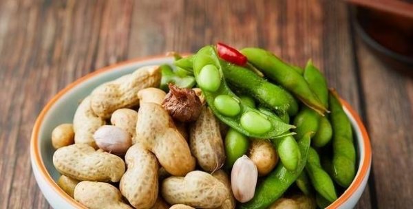 毛豆怎么煮不发黄-如何煮毛豆好吃不变色窍门3