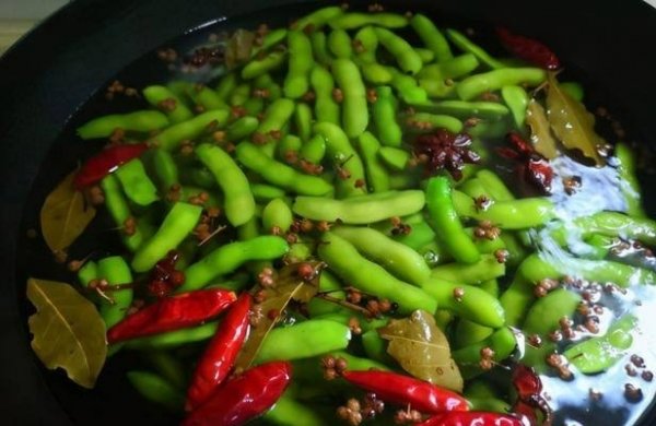 毛豆怎么煮不发黄-如何煮毛豆好吃不变色窍门5