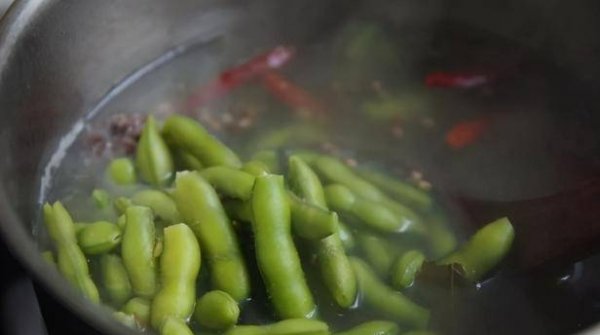 毛豆怎么煮不发黄-如何煮毛豆好吃不变色窍门6