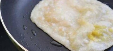 怎么在家做鸡蛋灌饼-在家做鸡蛋灌饼的做法窍门14