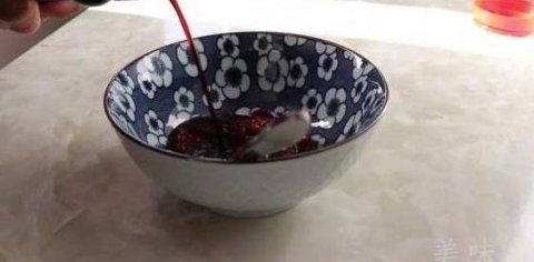 怎么在家做鸡蛋灌饼-在家做鸡蛋灌饼的做法窍门6