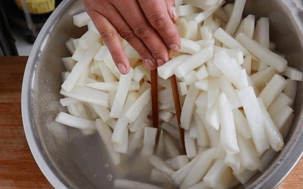 腌萝卜怎么腌好吃又脆-腌萝卜的制作方法7