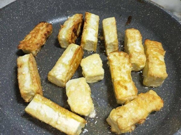 怎样做葱烧豆腐-葱烧豆腐的家常做法窍门6