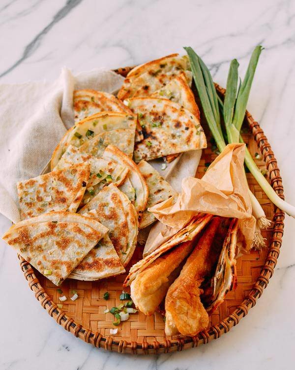饺子皮做葱油饼怎么做-饺...