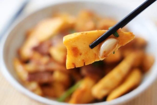 五花肉炒春笋怎么做-五花肉炒春笋的做法3