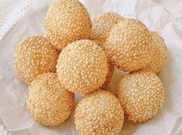 炸麻团多少油温下锅-炸麻团的做法详细步骤6