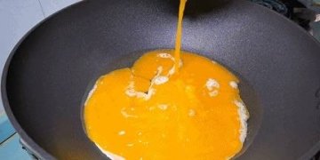 孩子春天长高吃什么-西红柿炒鸡蛋的做法8