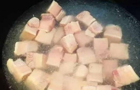 红烧肉怎样做不油腻-红烧肉的做法3