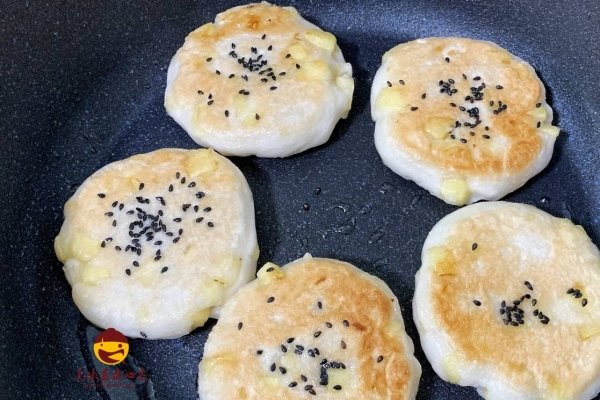 苹果糯米饼怎么做好吃-苹果糯米饼的家常做法7