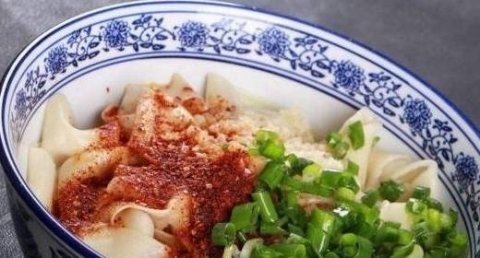 油泼面的面条怎么做的-油...