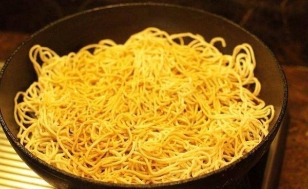 豆角烧肉焖面怎么做好吃-豆角烧肉焖面的家常做法7