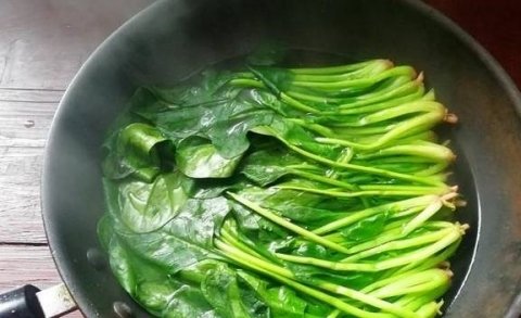 保护视力吃什么-菠菜炒鸡蛋的做法4