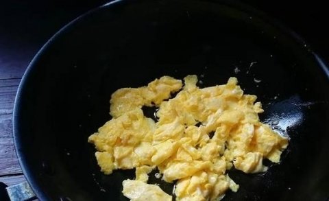 保护视力吃什么-菠菜炒鸡蛋的做法6