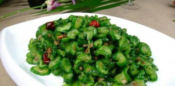 青瓜怎么做最好吃-青瓜怎么炒不出水4