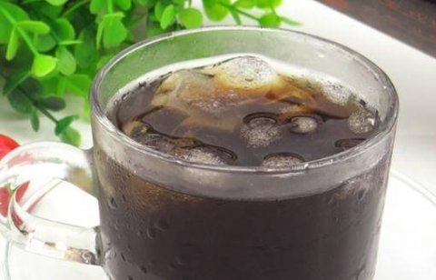 如何制作酸梅汁-自制酸梅汁可以保存多久3