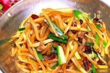 炒萝卜丝要不要焯水-炒萝卜丝的家常做法5