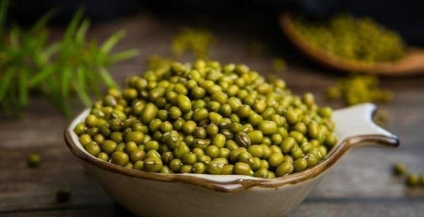 用什么锅煮绿豆汤-绿豆汤...