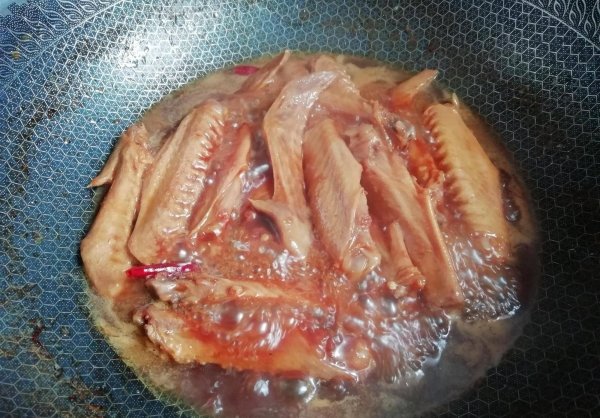 卤鸭翅怎么做好吃-香辣卤鸭翅的做法及配料8