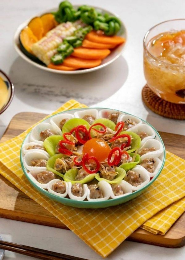 广东最容易瘦身的食物-白萝卜蒸肉末的做法6