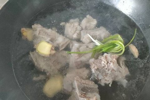 春天小孩喝排骨海带汤好吗-海带排骨汤的做法6