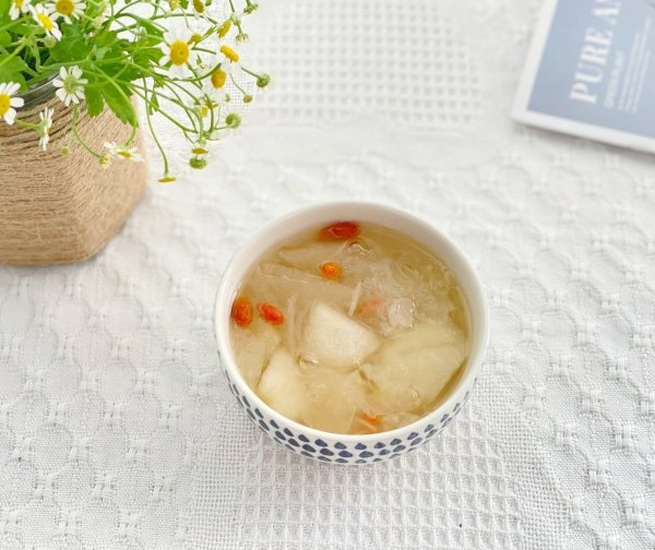 小孩喉咙干痒咳嗽吃什么好...