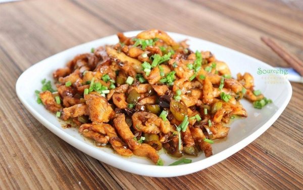 健身吃什么肉最好-泡椒炒...