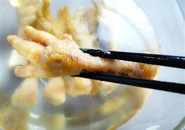 什么叫虎皮鸡爪-虎皮辣鸡爪的做法窍门5