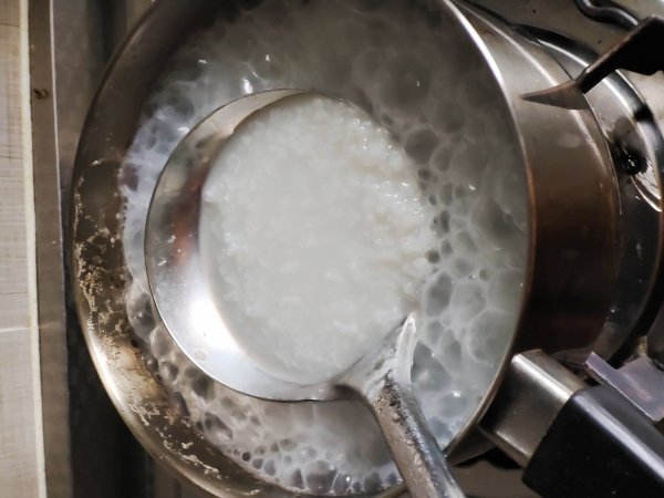 皮蛋咸蛋粥怎么做-皮蛋咸蛋粥的做法6