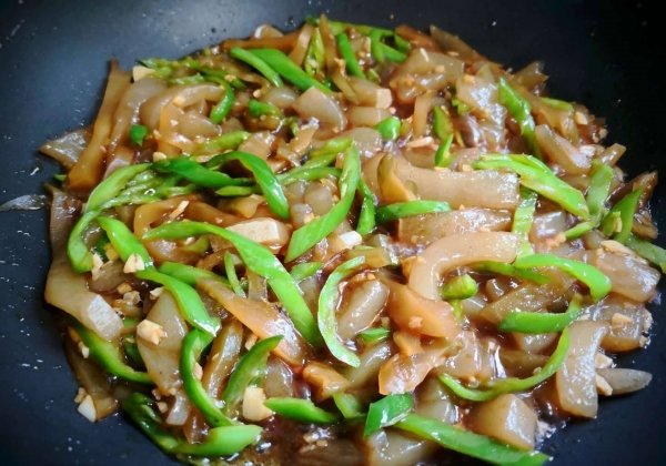 减肥吃什么可以通便清肠-青椒炒魔芋的做法9