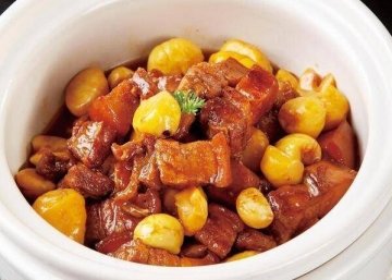 板栗红烧肉是哪里的菜-板栗红烧肉的做法2