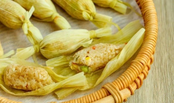 玉米饭团怎么做好吃-玉米饭团的做法窍门1