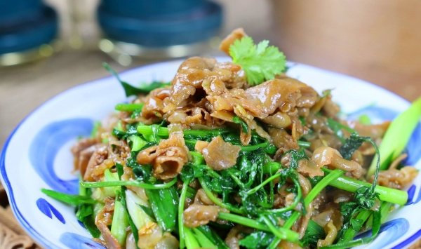 夏天羊肉和什么菜搭配最好...