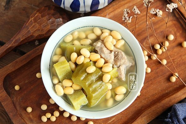 黄豆苦瓜排骨汤的功效-黄豆苦瓜排骨汤的做法2