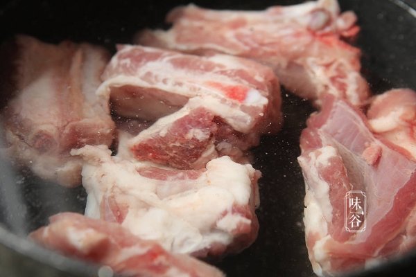 黄豆苦瓜排骨汤的功效-黄豆苦瓜排骨汤的做法5