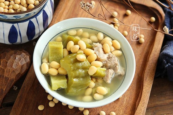 黄豆苦瓜排骨汤的功效-黄豆苦瓜排骨汤的做法10