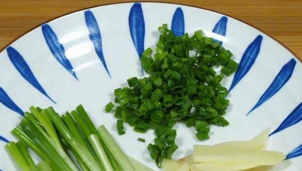 葱油鸡怎么做好吃-葱油鸡的家常做法4