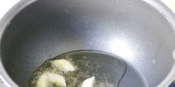 油面筋酿虾球怎么做-油面筋酿虾球的做法11