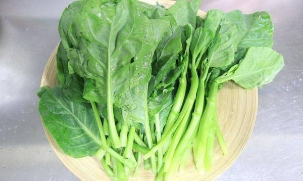 白灼芥兰焯水多久-白灼芥兰的做法4