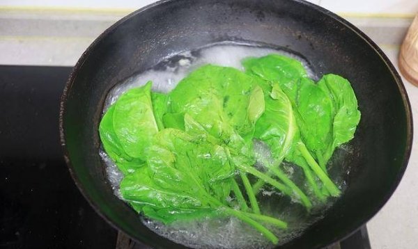 白灼芥兰焯水多久-白灼芥兰的做法6